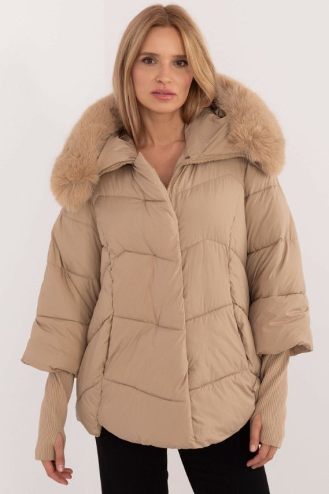 Kurtka Damska Model MBM-KR-2505.14 Camel - MBM Kurtka Damska Model MBM-KR-2505.14 Camel - MBM