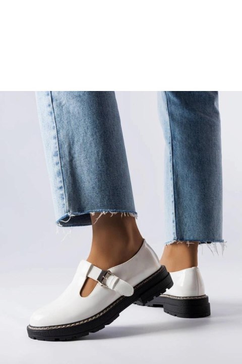 Białe lakierowane półbuty Vaden - Solea Białe lakierowane półbuty Vaden - Solea
