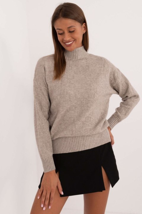 Sweter Damski Model AT-SW-2339.54 Dark Beige - AT Sweter Damski Model AT-SW-2339.54 Dark Beige - AT