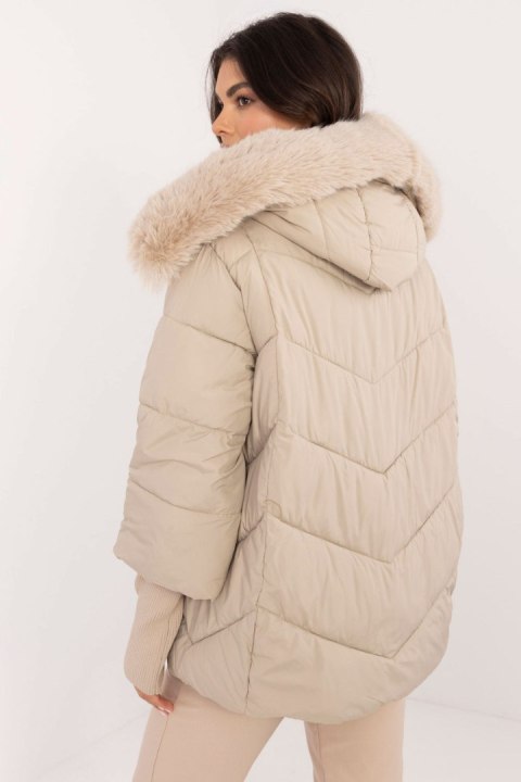 Kurtka Damska Model MBM-KR-2505.14 Beige - MBM Kurtka Damska Model MBM-KR-2505.14 Beige - MBM