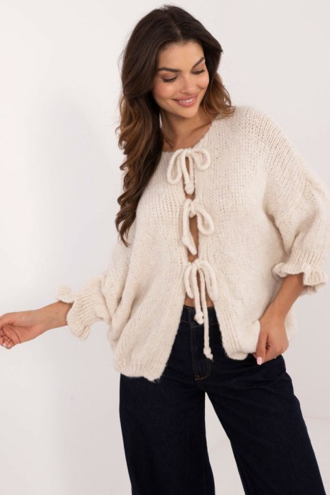 Sweter Damski Model MI-SW-2911.91 Light Beige - Italy Moda Sweter Damski Model MI-SW-2911.91 Light Beige - Italy Moda
