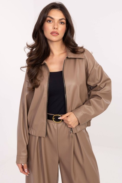 Kurtka Damska Model IT-KR-FL9707.34 Dark Beige - Rue Paris Kurtka Damska Model IT-KR-FL9707.34 Dark Beige - Rue Paris