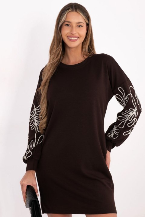 Sukienka Model RV-SK-A1064.95 Dark Brown - Rue Paris